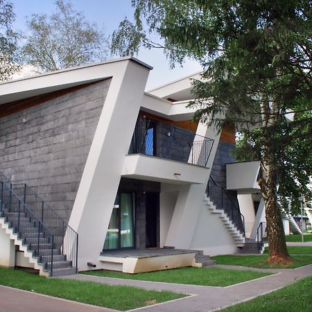 Villas And Apartments Oaza Илиджа Экстерьер фото