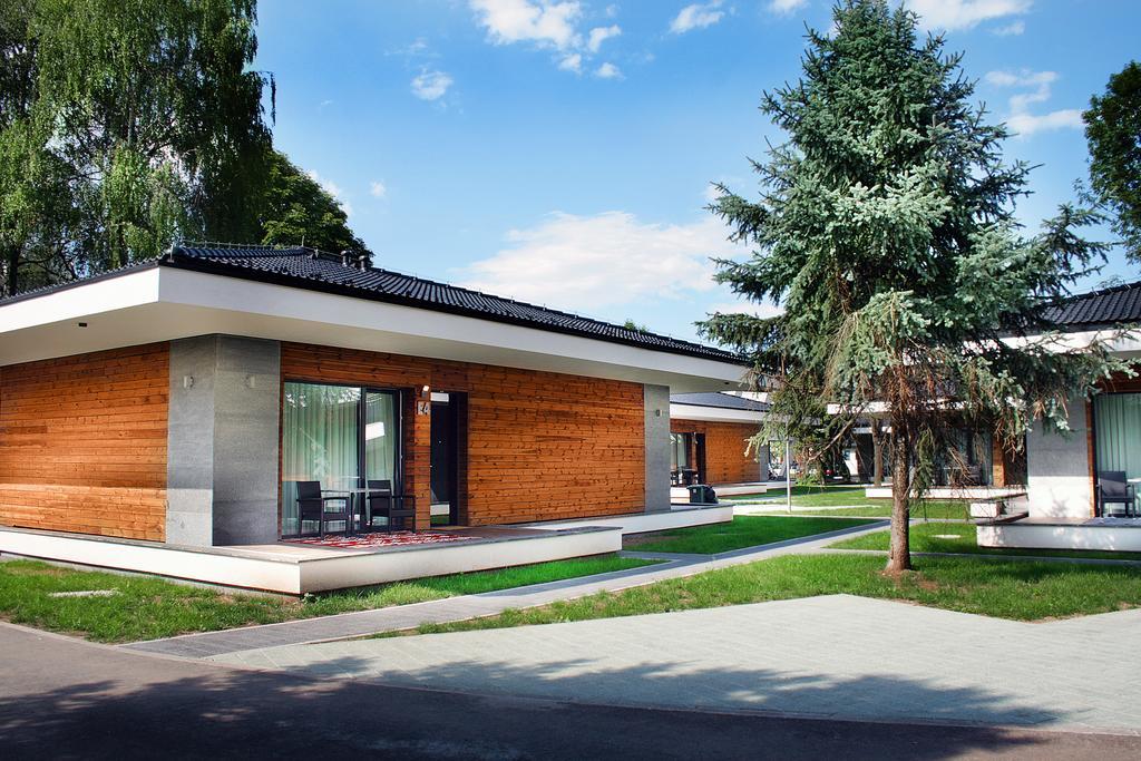 Villas And Apartments Oaza Илиджа Экстерьер фото
