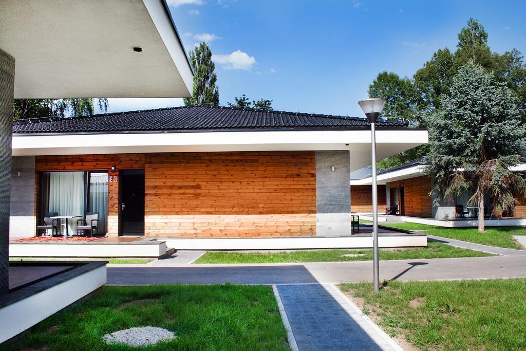 Villas And Apartments Oaza Илиджа Экстерьер фото