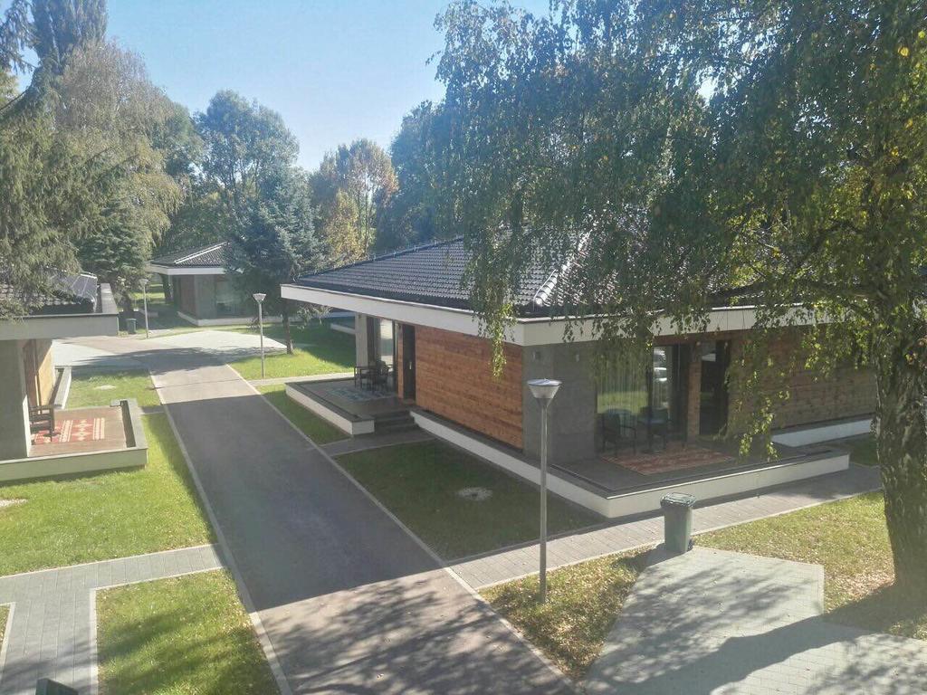 Villas And Apartments Oaza Илиджа Экстерьер фото