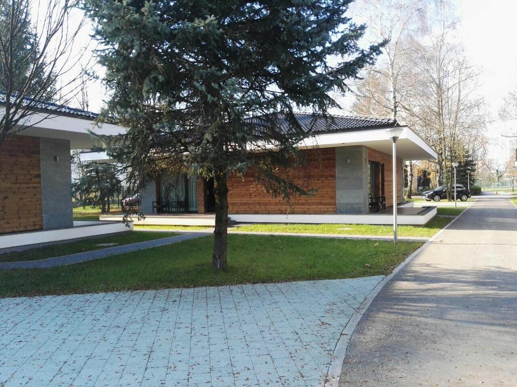 Villas And Apartments Oaza Илиджа Экстерьер фото